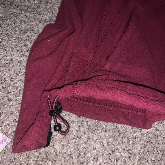 Maroon North Face Small - Picture 6 of 6